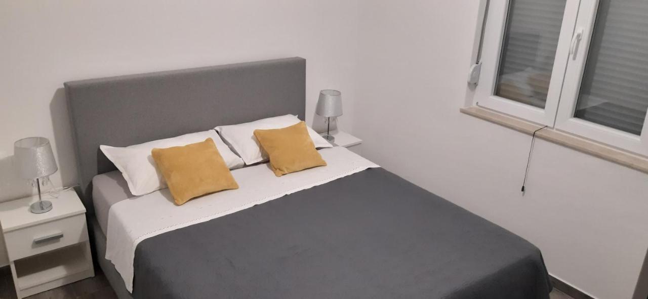 Apartmani Antea Starigrad Paklenica Extérieur photo